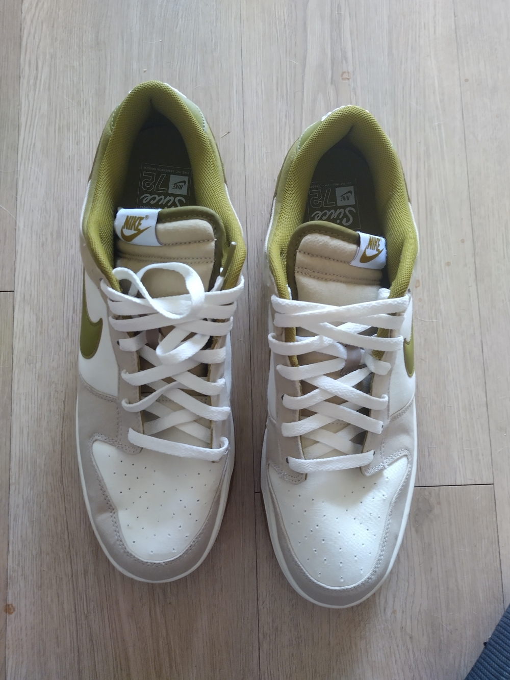 Nike Men’s White and Olive Green Low-Top Sneakers